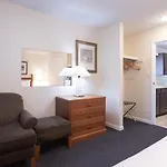 Robin Hood Inn And Suites